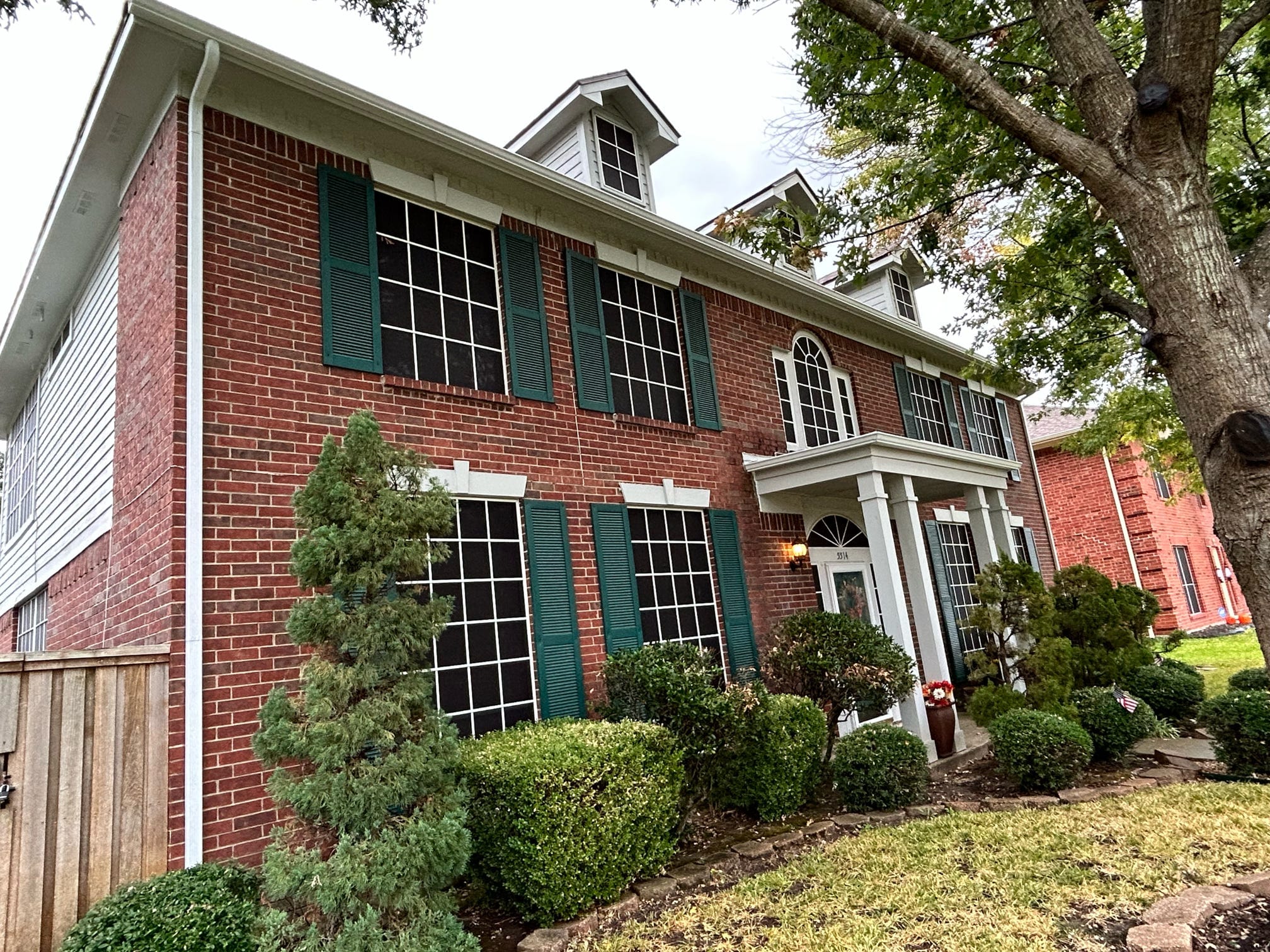 Stainless steel gutter design side view