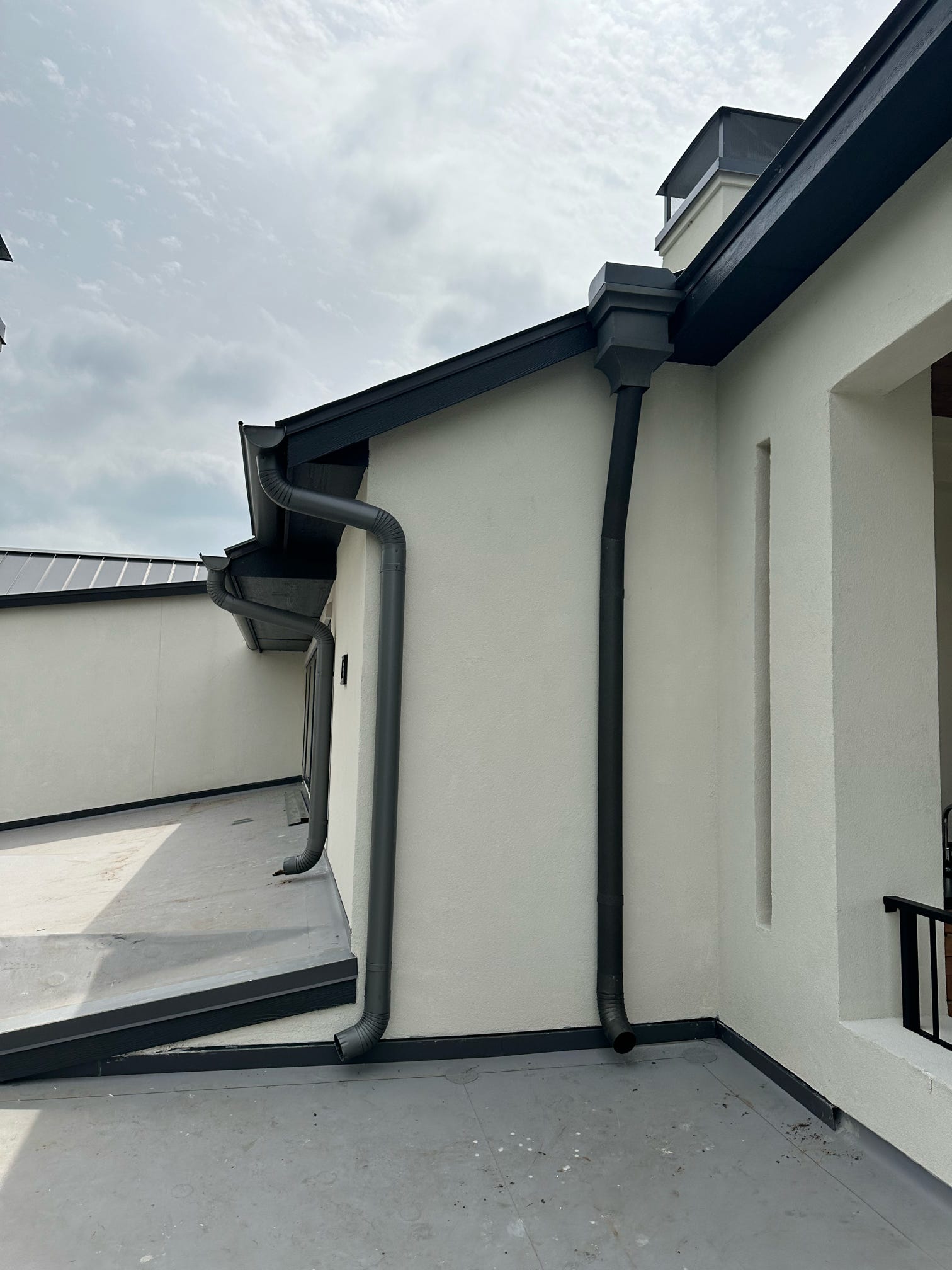 Gutters for modern architecture