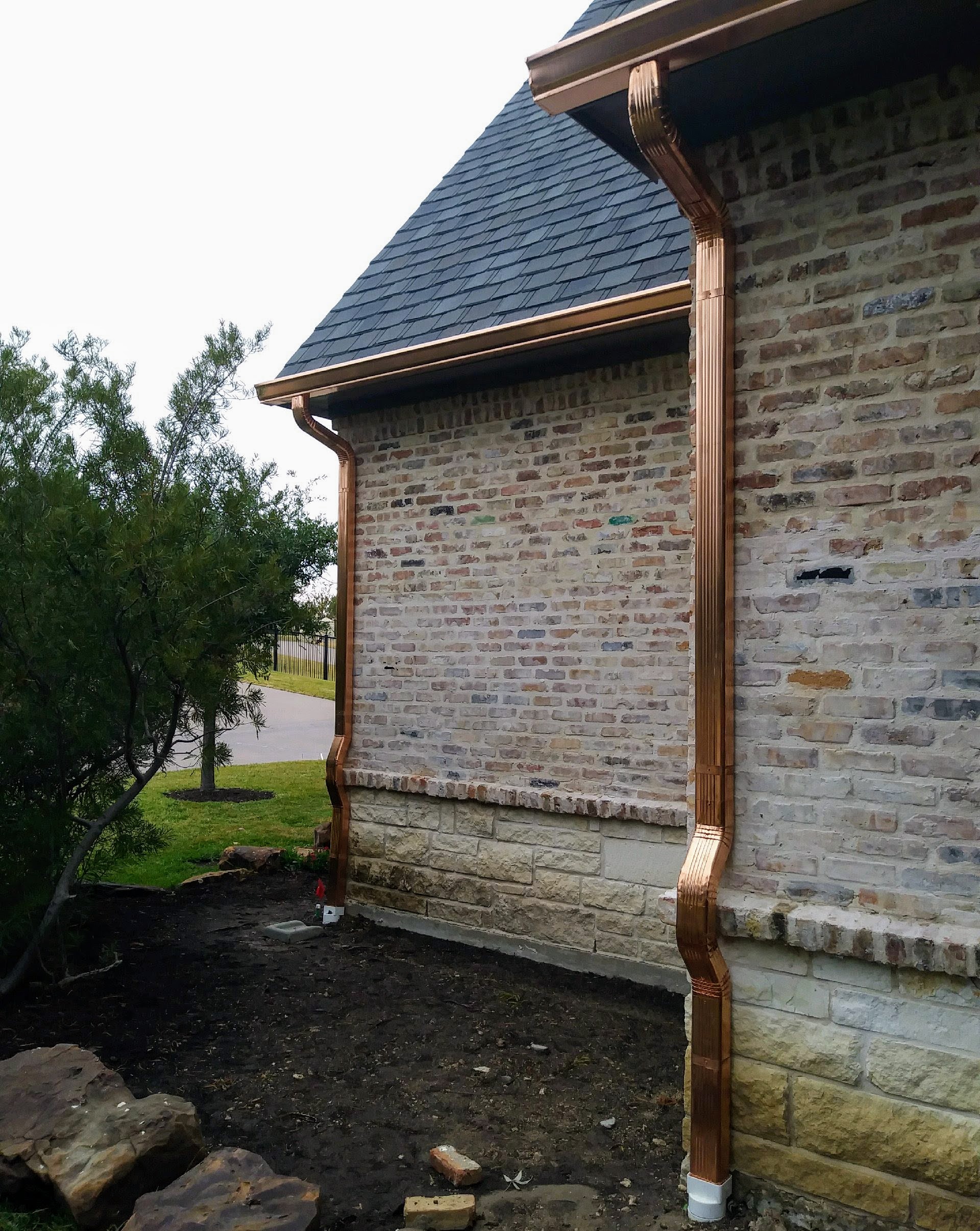 Seamless copper gutter design